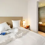 阿卡拉托斯海滨酒店