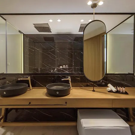 Akrathos Hotel 4*
