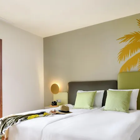 Akrathos Hotel 4*